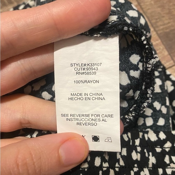 Kut From The Kloth 100% Rayon Pull On Pants W/ Zippers Size Medium - Picture 4 of 5